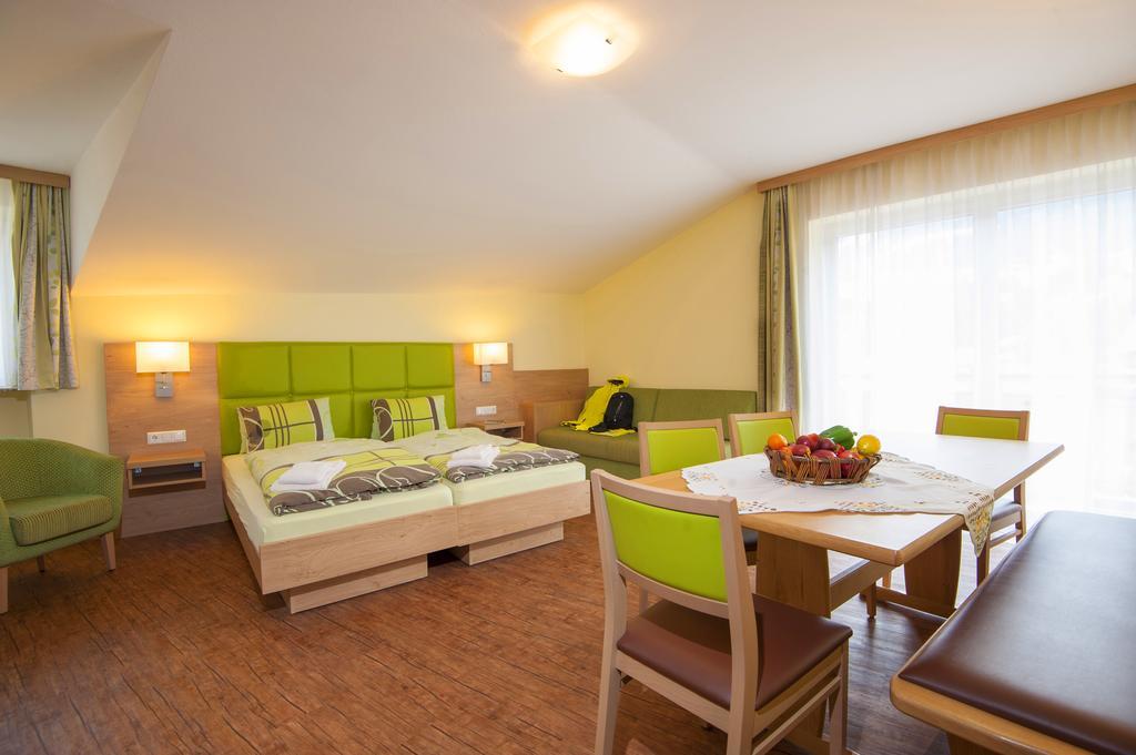 Kaiser-Franz Bad Hofgastein Szoba fotó